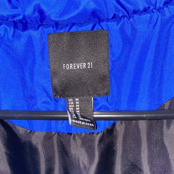 cobalt blue forever 21 puffer jacket size M - Picture 3 of 3